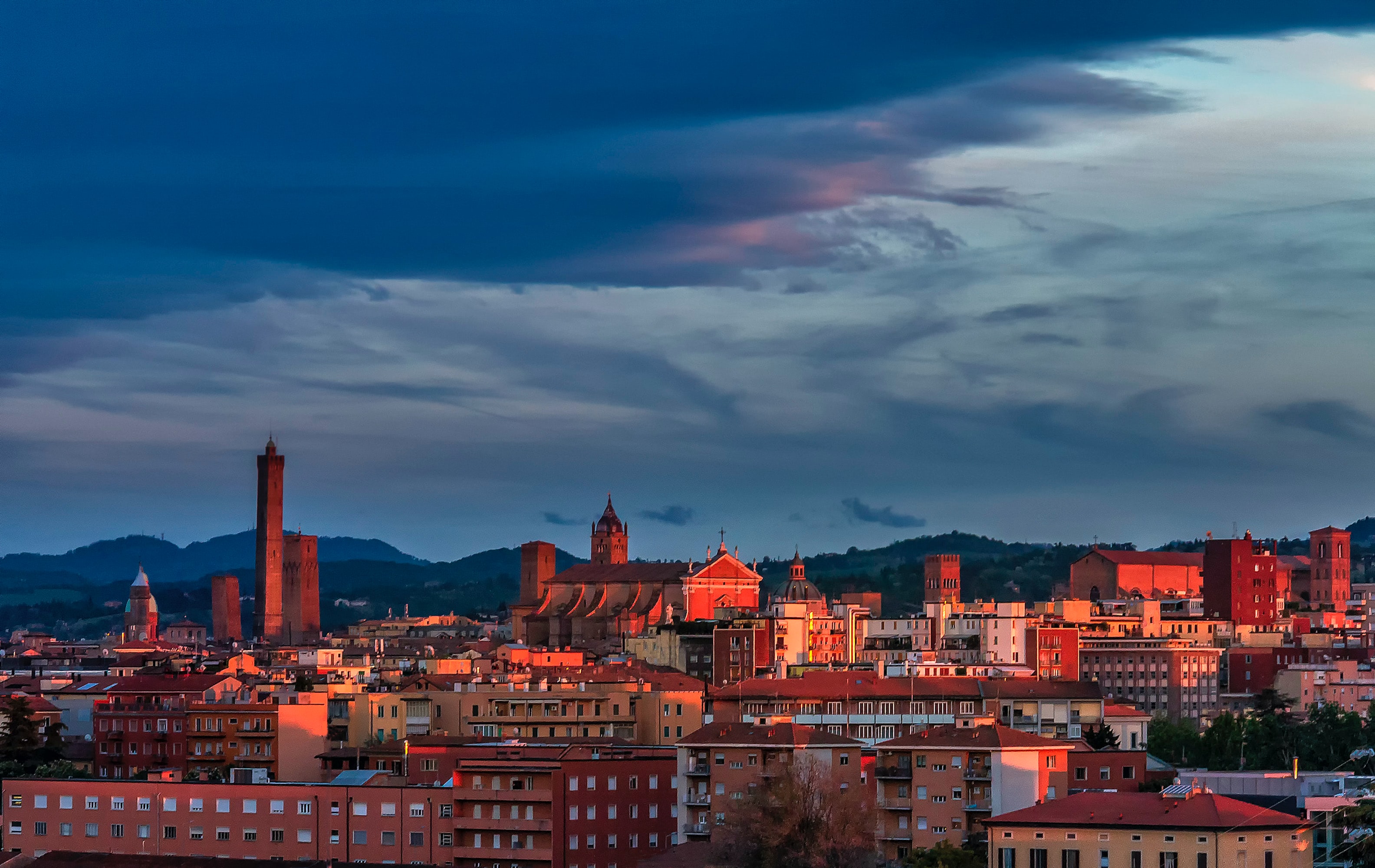 Guide to the best neighborhoods in Bologna